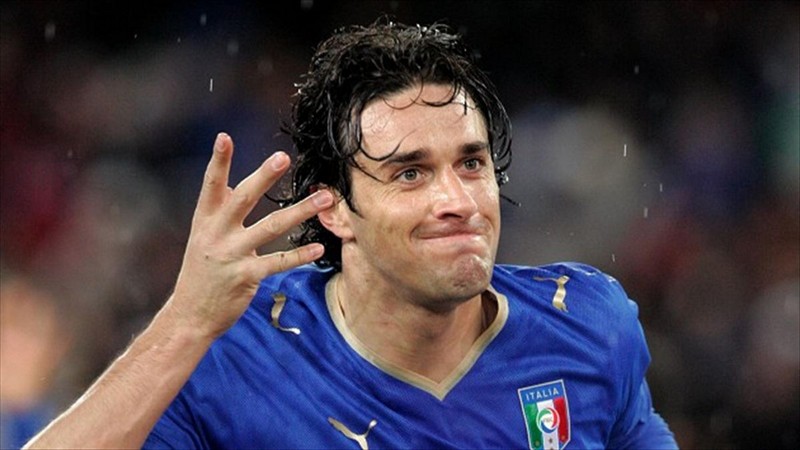 Tiền đạo Luca Toni rất ấn tượng, anh cũng đã giã từ sự nghiệp của mình