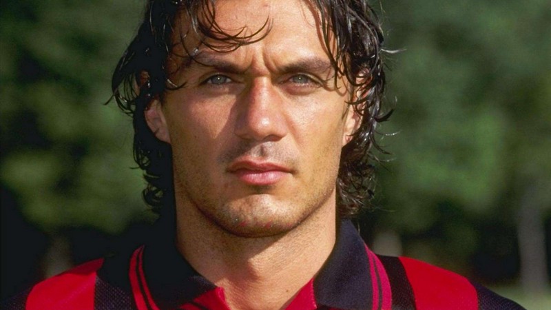 Paolo Maldini là một huyền thoại AC Milan bất tử của bóng đá Paolo Maldini là một huyền thoại AC Milan bất tử của bóng đá