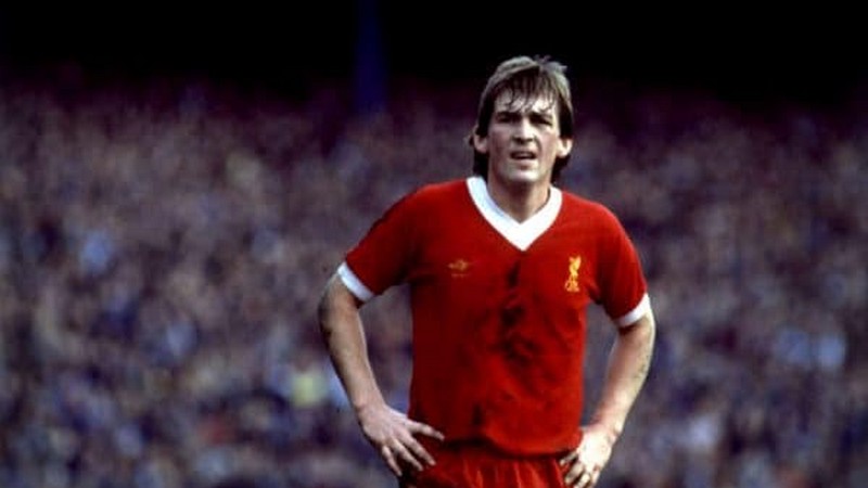 Dalglish là một tiền đạo Liverpool huyền thoại Dalglish là một tiền đạo Liverpool huyền thoại