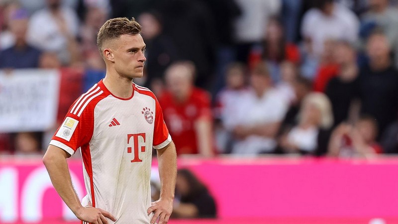 Kimmich cũng rất ấn tượng với sự phát triển của bản thân Kimmich cũng rất ấn tượng với sự phát triển của bản thân