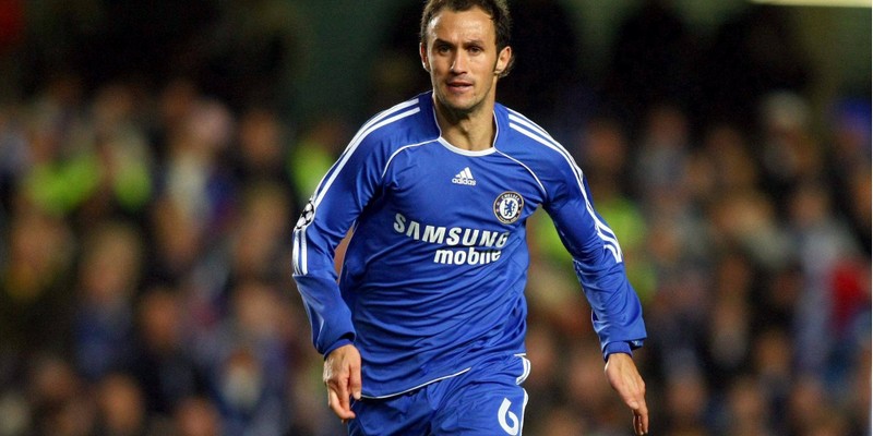 Ricardo Carvalho là một trung vệ Chelsea rất ấn tượng Ricardo Carvalho là một trung vệ Chelsea rất ấn tượng