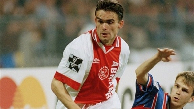 Dù sao thì Overmars luôn vĩ đại tại Ajax