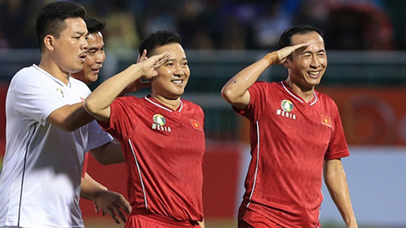 Đội hình Việt Nam xuất sắc nhất lịch sử: Các cái tên vĩ đại góp mặt