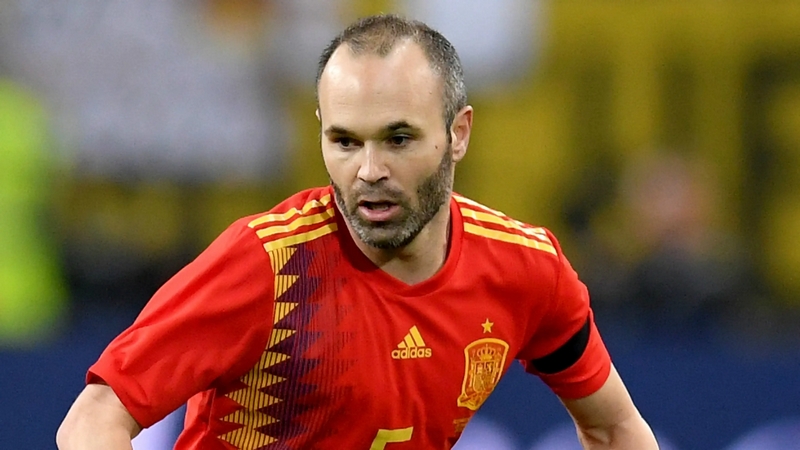 Iniesta cũng luôn là một thiên tài của làng bóng đá thế giới