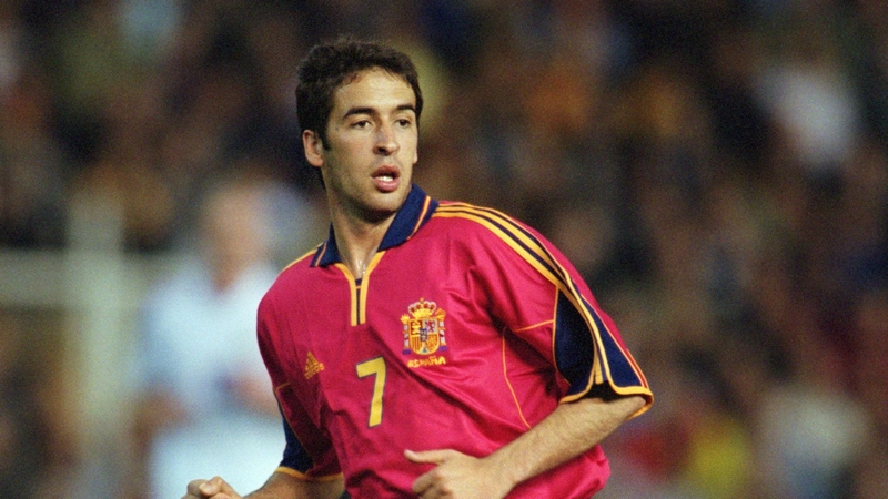 Raul Gonzalez từng là một tiền đạo vĩ đại của bóng đá Tây Ban Nha